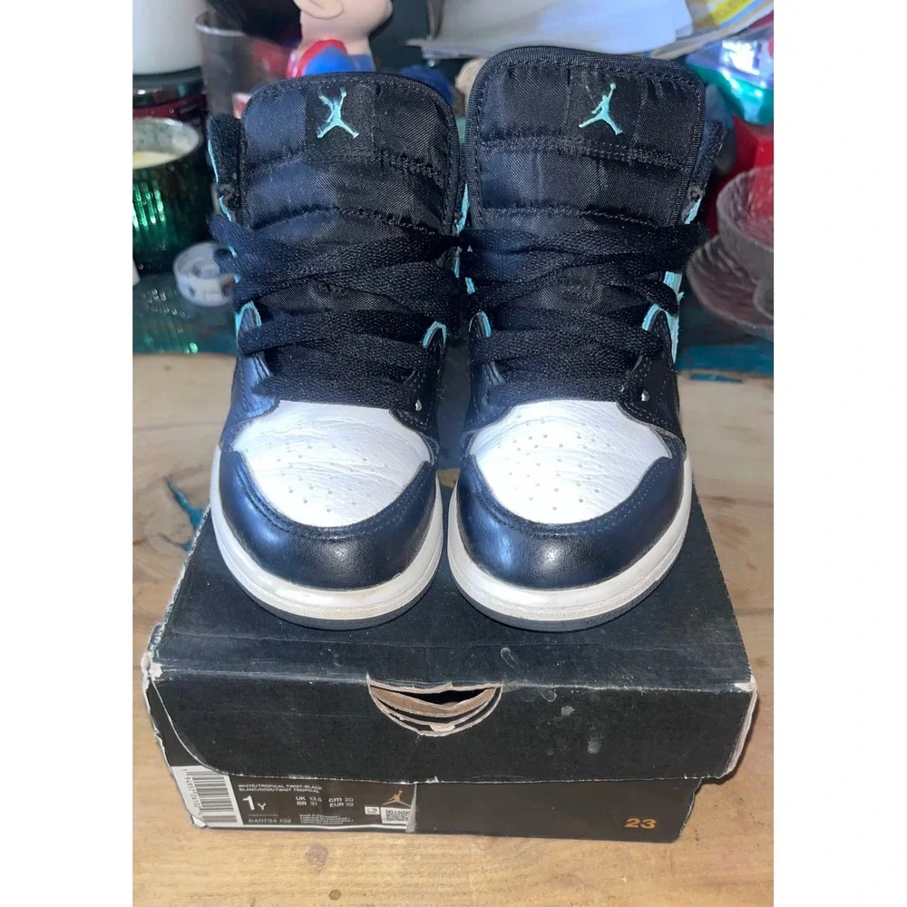 Jordan 1 Mid Tropical Twist White Black Teal Sneakers 640734-132 Size 1Y